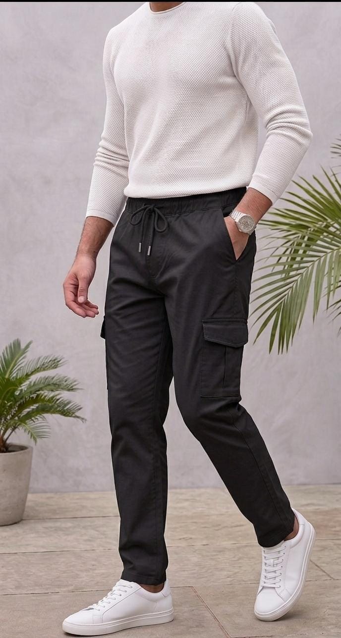 6-pockets Relaxed Fit Cargo-Black